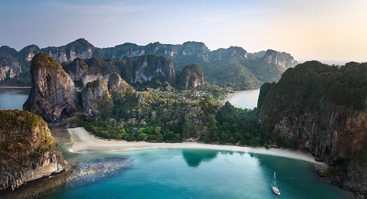 Railay Beach and the karst cliffs, Krabi, Thailand