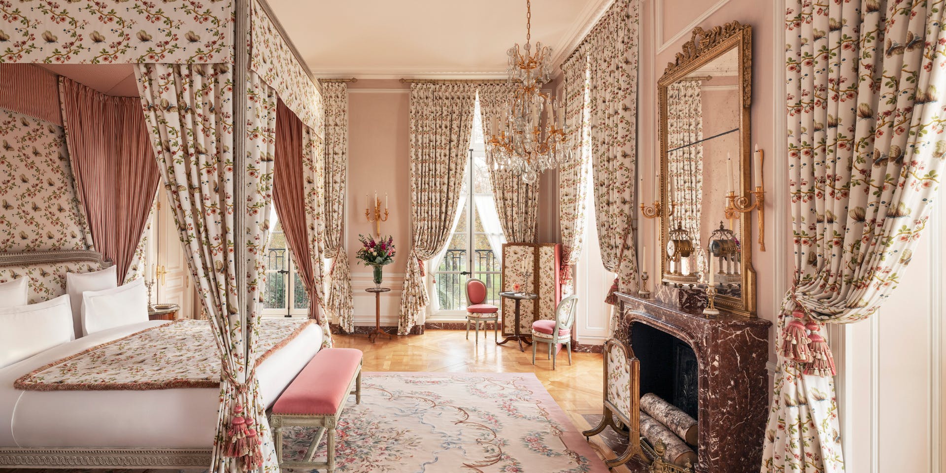 Suite at Le Grand Contr&ocirc;le, Versailles